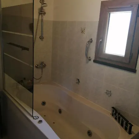 Holli - Charming 2 Bedrooms With Terrace. *